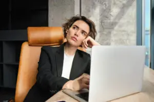 Should You Tell Your Boss You’re Applying Internally? A Decision Framework